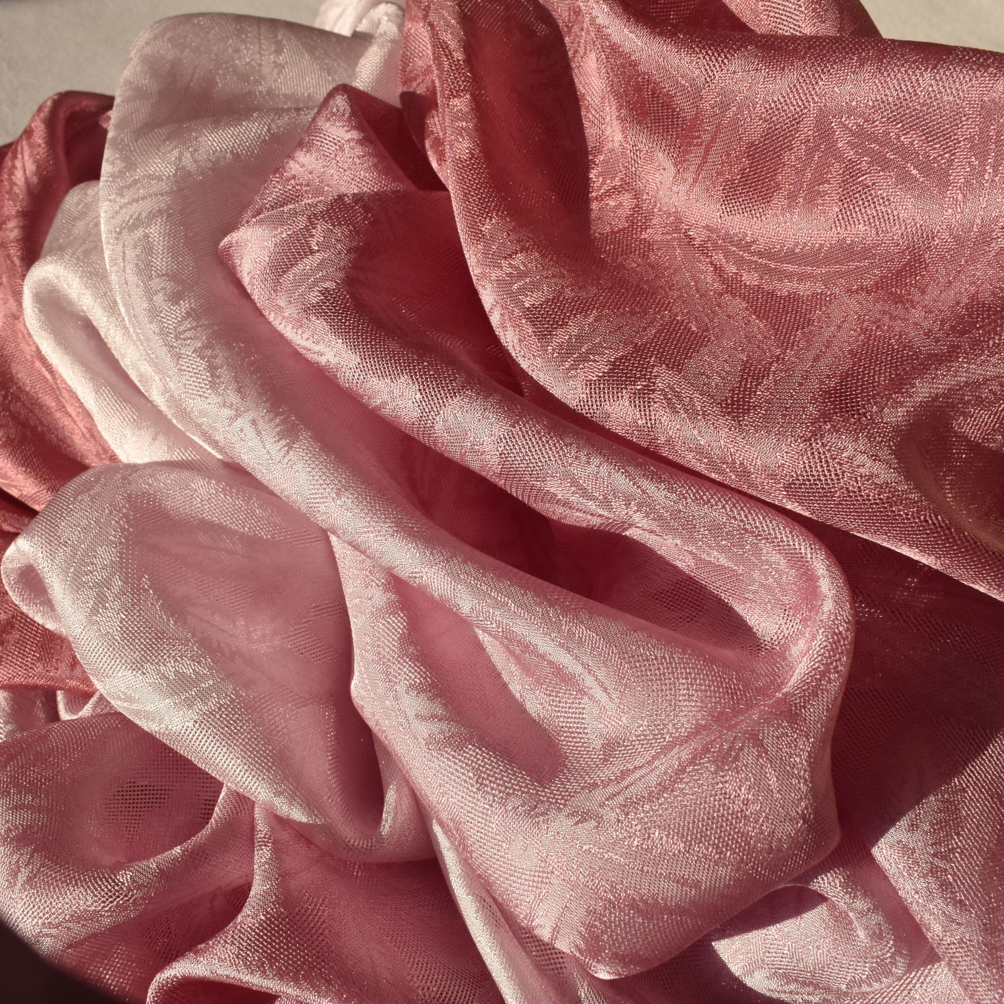 新②「色が変化する麴塵染」ジャガード織シルク大判ショール（１０５×２５０ｃｍ）